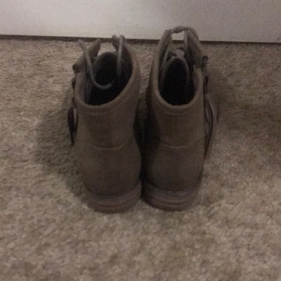 Cathy Jean booties - Picture 3 of 3